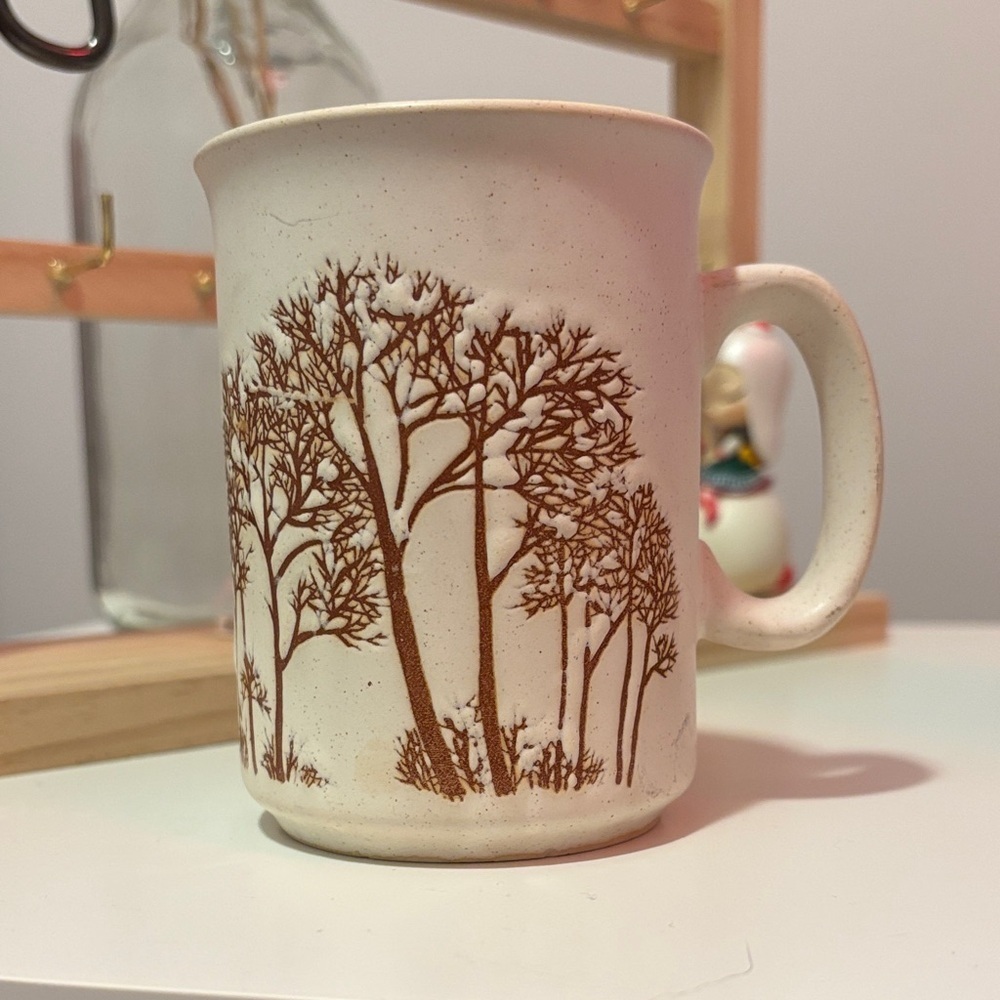 ☘️ BOGO FREE ☘️ Vintage Korean Tree Design speckled beige and brown Mug